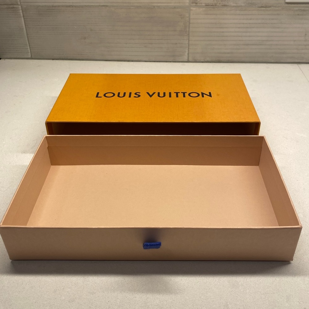 Louis Vuitton - original box for wallet - Picture 2 of 4